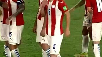 checking out those sexy colombian soccer bulges vs paraguay ⚽😏🔥