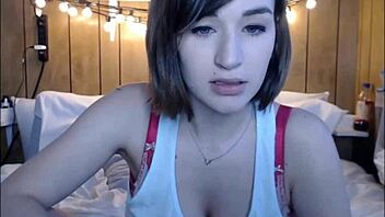 Big Natural Tits Webcam Girl Bounces Boobs Seductively