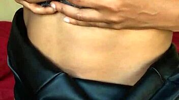 ebony milf toys wet pussy with vibrator then pees everywhere