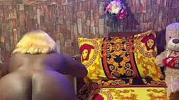 sundaydogood614 shaves pussy licks smooth lesbian play