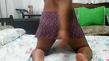 paty bumbum SHAKES hairy ass at funk party BARE