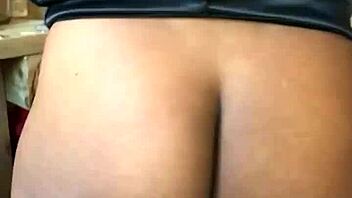 ebony milf toys wet pussy with vibrator then pees everywhere