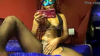 oiled ebony momma fingers squirts teasing her juicy twat for you