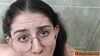 Cheerleader nerd Shanaxnow begs for cum-guzzling blowjob load