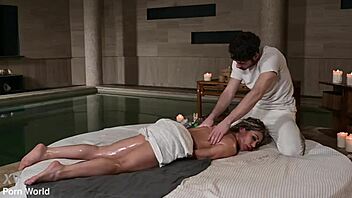 carla bloom's huge boobs drive masseuse to pound pussy