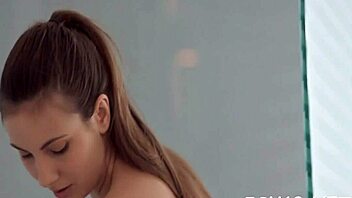 Teen Playgirl Fingers Wet Pussy Solo