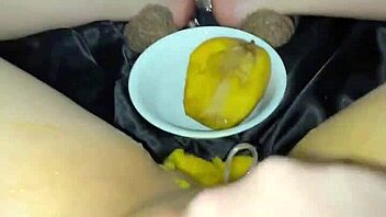 18 yo saudi virgin stuffs mango in pussy masturbating kinky food fetish in los angeles