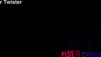 laura n cayla fist my pussy deep with toys errr