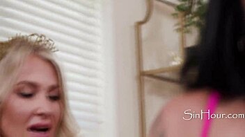 Five Cougars Rip Clothes Off 19yo Pizza Delivery Stud!