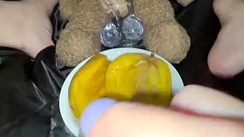 18 yo saudi virgin stuffs mango in pussy masturbating kinky food fetish in los angeles