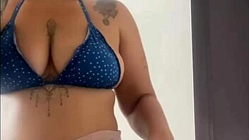 FLASHING BIG PUSSY AT NIGHT AND WAKING UP SOAKED