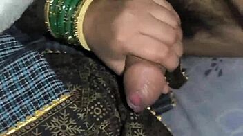 homemade chubby milf's hairy pussy fucked on bed