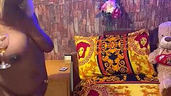 sundaydogood614 shaves pussy licks smooth lesbian play