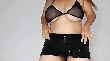 vivi's pink grilled pussy burns until massaged outdoors