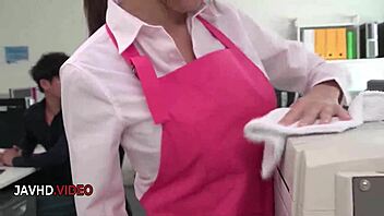 office lady chihiro akino's intense jav blowjob builds to creampie