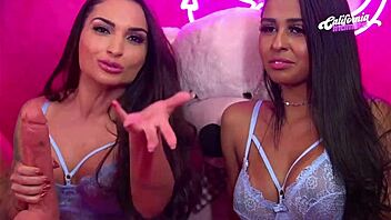 i'm fingering my wet pussy so hard ugh