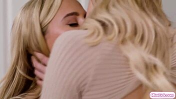 Big Tits Lesbians Passionately Kiss Finger Office Blonds To Orgasm