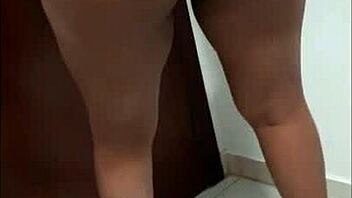 curvy ebony shakes her big ass