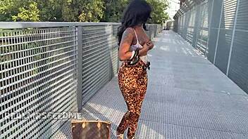 i flash wet pussy bent over memphis river during hot sextape