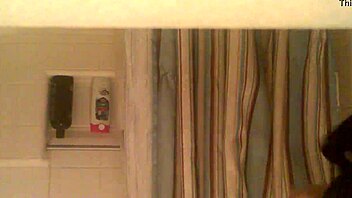 mepeecassie shares bathroom contact for wet solo chats