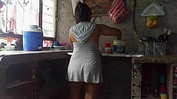 lesbian devours pussy before main course