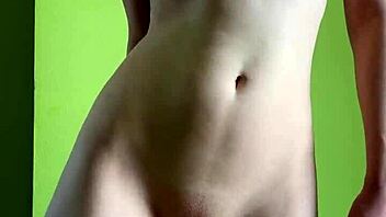 would ya fuck my tight young shaved pussy maiskii? 😩