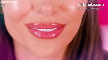 hey emily parker xo, tease that shaved pussy on cam?