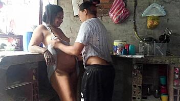 lesbian devours pussy before main course