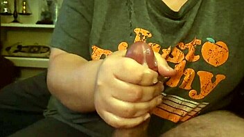 gf gives quick jerkoff handjob before work homemade fun