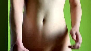 would ya fuck my tight young shaved pussy maiskii? 😩