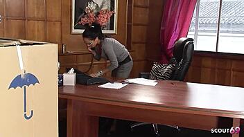 nympho latina boss tempts delivery guy for office quickie