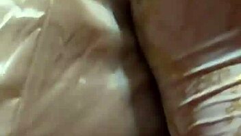 Milfycalla's yoga cameltoe leads to panty-free cumshots