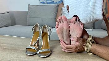 hey boyfriend, sniff my stinky feet now?