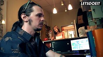 perfect ass teen hits hotel for kinky pounding