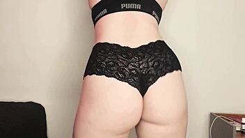 Gorgeous barely legal teases her perfect homemade ass on webcam