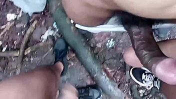 we fuck tourist couple on trail and cum all over faces outdoors 😏🌿