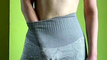 would ya fuck my tight young shaved pussy maiskii? 😩