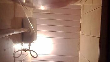 Chubby latina teen exibes huge pussy in steamy bath orgasm