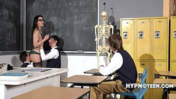 i'm lost in classroom gangbang euphoria with hot teacher