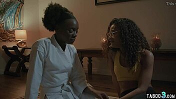 ana foxxx scarlit scandal munch wet ebony pussies 👅💦