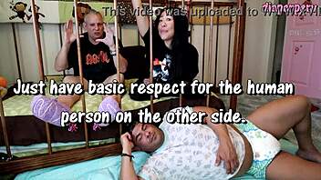 Chatting kinky abdl vibes backstage online 😏🍼🔒