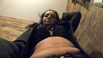 Hairy Pussy Close Up Pissing Fetish