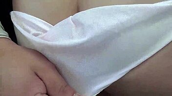 petite asian babe sucks off guy for first facial cumshot