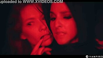 Lezdom Vamp Dominatrix Fingers Brat Blonde Slave Wet