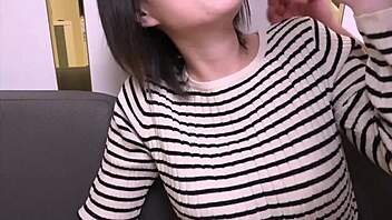 japanese otaku virgin babe explores first sex toys intimately