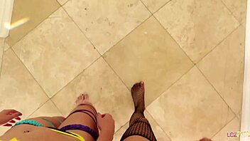 lesbian pioneers suck toes during freaky foot fetish pussy lick