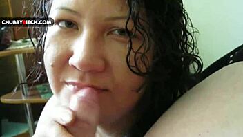 loving this young chubby bbw's sensual oral ending in hot facial 💦😍🔥