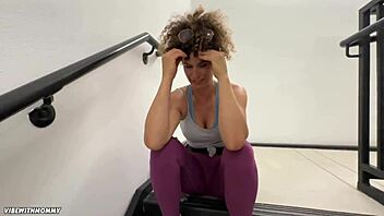 stepmom seduces me with dirty talk and rides hard 💋🍑🔥