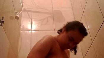 Chubby latina teen exibes huge pussy in steamy bath orgasm