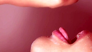 Mommy, want your stepmother's close-up cum in mouth blowjob?